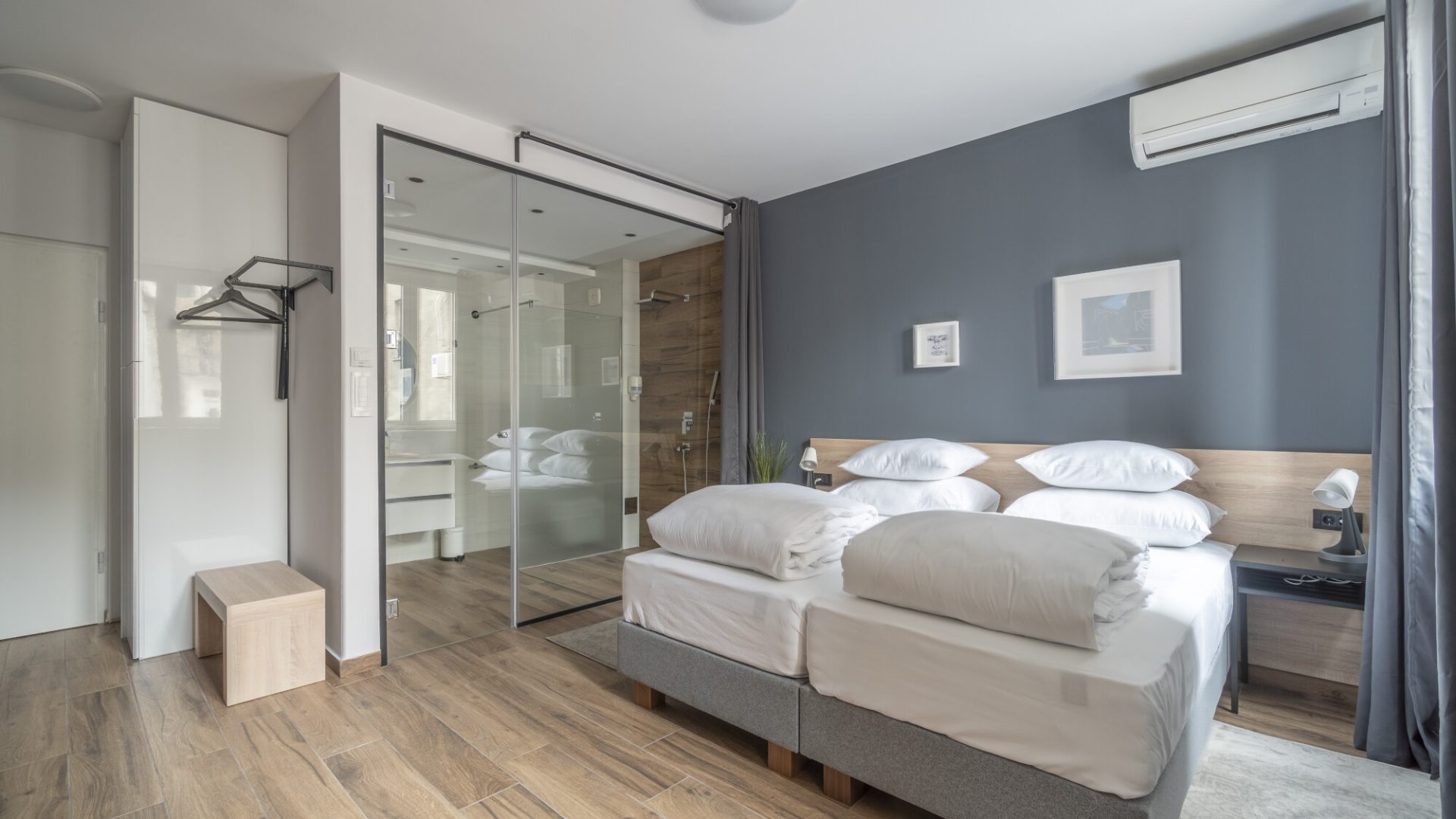 Botanical Garden Suites - Old Town, Belgrade: Two-person studio suite opposite the Botanical Garden in a picturesque city area.