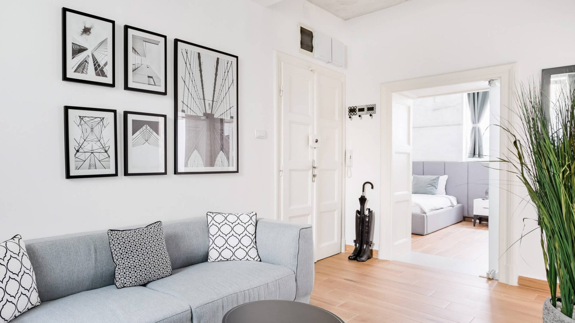 Charming suite at Molerova 9 in Vračar - living room, two bedrooms, fully equipped kitchen, two bathrooms, private secure parking. HostGost Selected Suites in Belgrade.